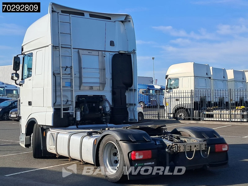 DAF XF 530 4X2 Mega SSC Hebesattel Retarder 2xTanks ACC Standklima Euro 6 - Tracteur routier: photos 2 DAF XF 530 4X2 Mega SSC Hebesattel Retarder 2xTanks ACC Standklima Euro 6 - Tracteur routier: photos 2