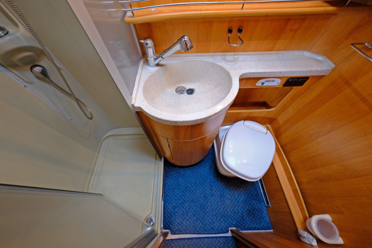 Camping-car capucine Concorde Charisma A 740R/Automatik/Rundsitz/Solar/Klima: photos 14