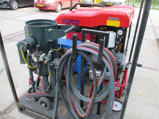 Rotair / Flirok MOBIELE ZAND Straal unit Graffiti Cleaner - Machine de nettoyage: photos 2 Rotair / Flirok MOBIELE ZAND Straal unit Graffiti Cleaner - Machine de nettoyage: photos 2