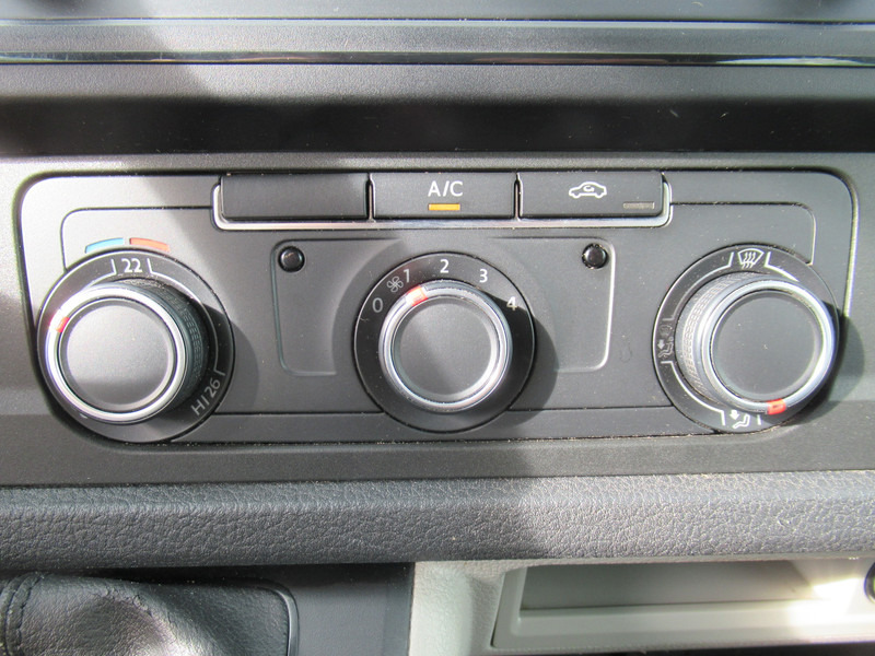 Utilitaire plateau, Utilitaire double cabine Volkswagen Transporter 2.0 TDI 75KW L2 DOKA + HIAB Dubbelcabine Comfort: photos 7 Utilitaire plateau, Utilitaire double cabine Volkswagen Transporter 2.0 TDI 75KW L2 DOKA + HIAB Dubbelcabine Comfort: photos 7