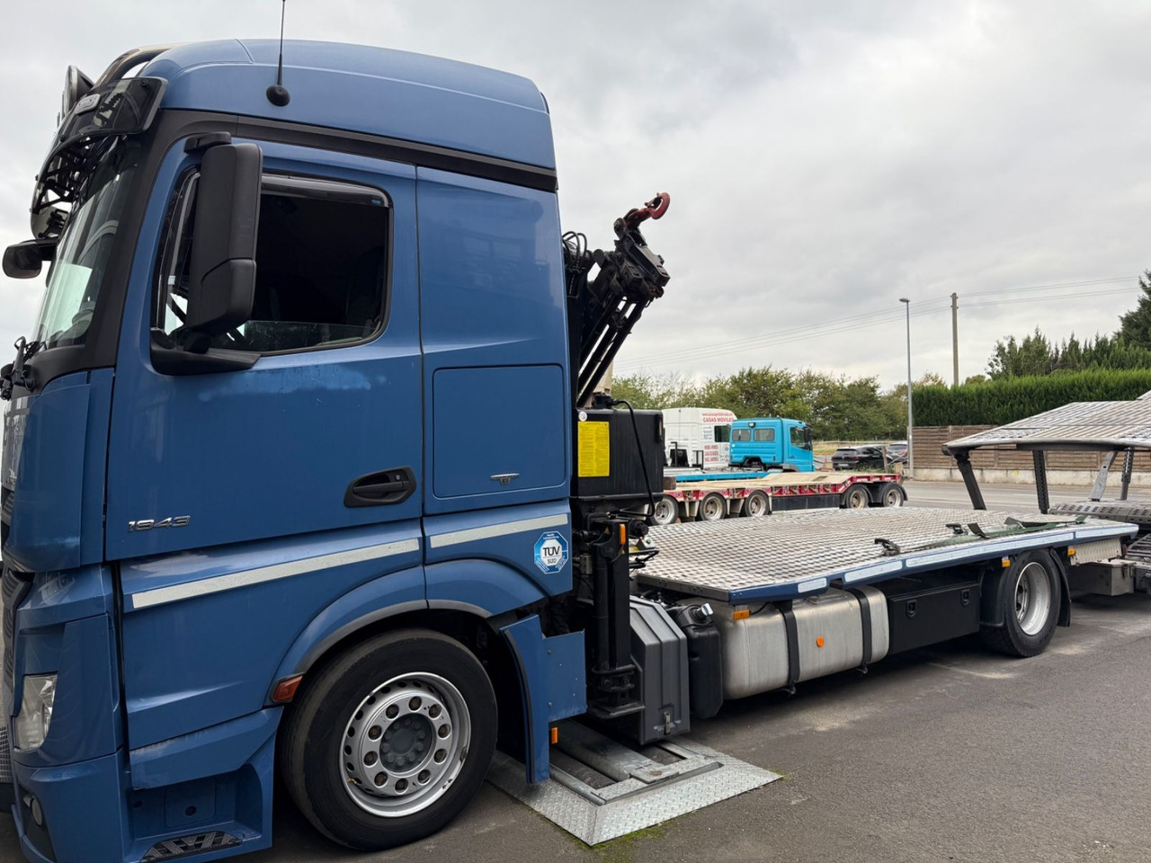 Mercedes-Benz Actros 1843 FVG 5-Zug / VDI 2700 / Kran MKG - Camion porte-voitures: photos 2 Mercedes-Benz Actros 1843 FVG 5-Zug / VDI 2700 / Kran MKG - Camion porte-voitures: photos 2