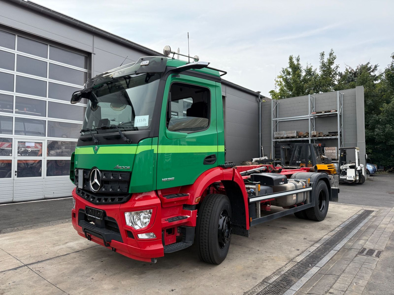 Mercedes-Benz Arocs 1836/10,7L/Hiab Ultima 14S/4x2/Autom./Top - Camion ampliroll: photos 1 Mercedes-Benz Arocs 1836/10,7L/Hiab Ultima 14S/4x2/Autom./Top - Camion ampliroll: photos 1