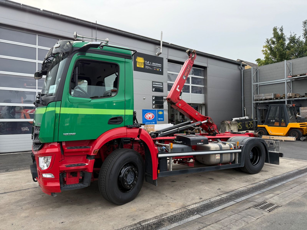 Mercedes-Benz Arocs 1836/10,7L/Hiab Ultima 14S/4x2/Autom./Top - Camion ampliroll: photos 2 Mercedes-Benz Arocs 1836/10,7L/Hiab Ultima 14S/4x2/Autom./Top - Camion ampliroll: photos 2