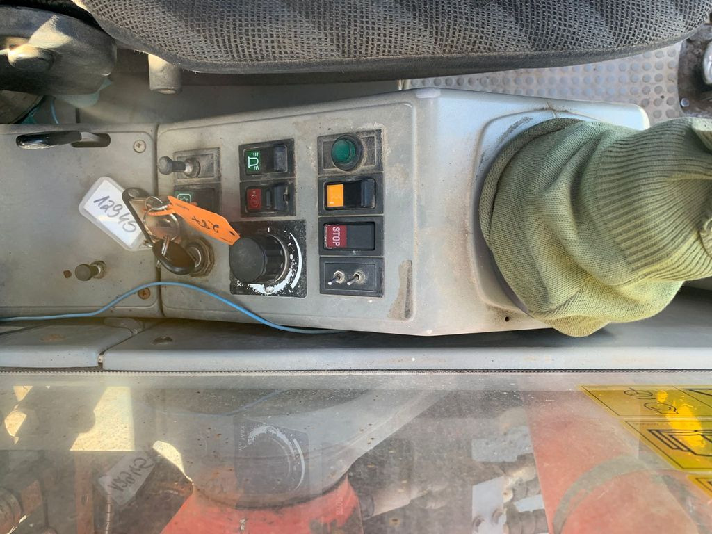 Pelle sur pneus O & K MH 5.5 Bagger/viel neu+Service: photos 9