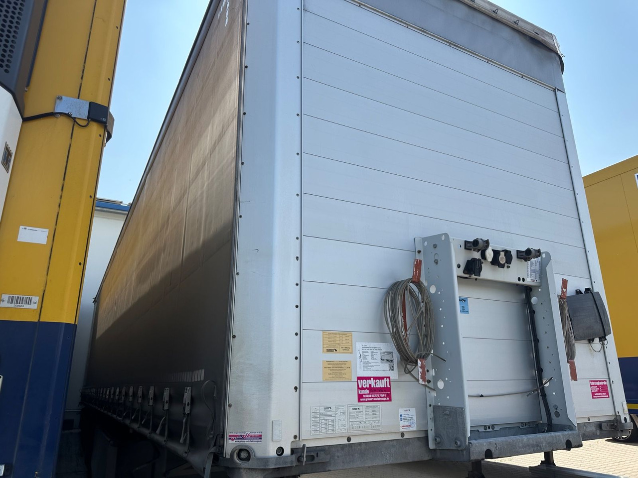 Schmitz Cargobull Gardinensattel/3-Achs/SCB*S3T/SCS 24/ Standard - Semi-remorque rideaux coulissants: photos 5 Schmitz Cargobull Gardinensattel/3-Achs/SCB*S3T/SCS 24/ Standard - Semi-remorque rideaux coulissants: photos 5
