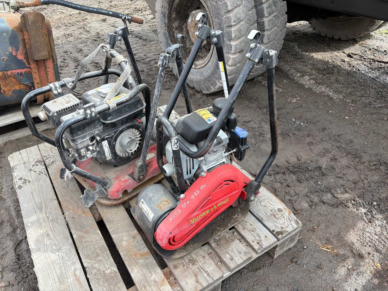 Soil compactors mv54 and mv52 (For repair or spare parts) - Plaque vibrante: photos 2 Soil compactors mv54 and mv52 (For repair or spare parts) - Plaque vibrante: photos 2