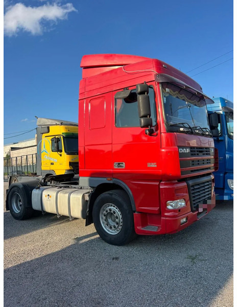 DAF XF 95 430 Manual - Tracteur portuaire: photos 4 DAF XF 95 430 Manual - Tracteur portuaire: photos 4