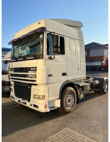 DAF XF 95.480 Manual - Tracteur portuaire: photos 1 DAF XF 95.480 Manual - Tracteur portuaire: photos 1