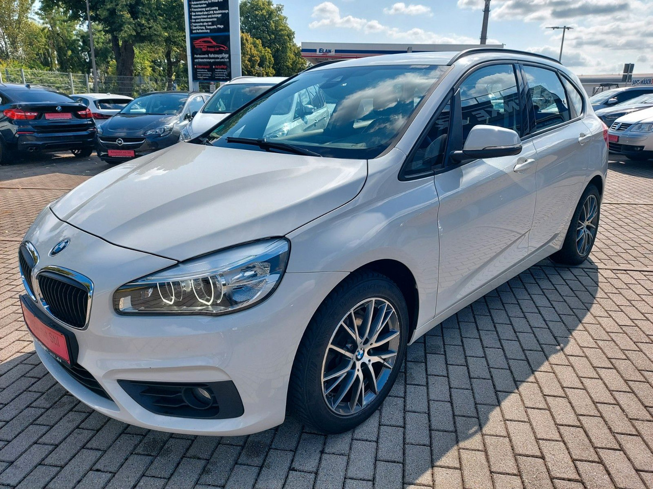BMW 218 Baureihe 2 Active Tourer Autom Advant. LED - Voiture: photos 5 BMW 218 Baureihe 2 Active Tourer Autom Advant. LED - Voiture: photos 5