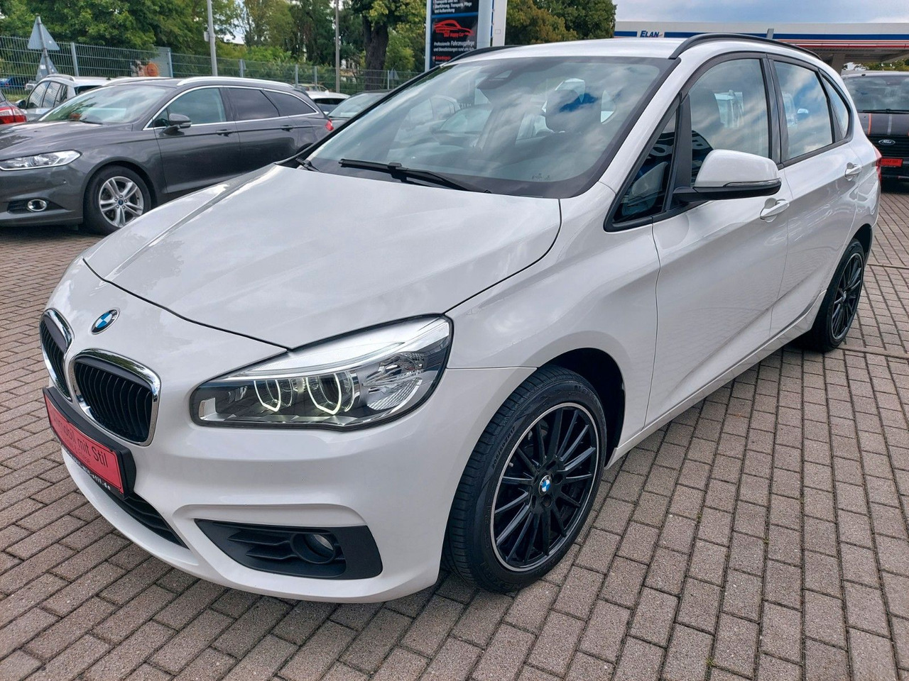 BMW 218 Baureihe 2 Active Tourer Autom Advant. LED - Voiture break: photos 5 BMW 218 Baureihe 2 Active Tourer Autom Advant. LED - Voiture break: photos 5