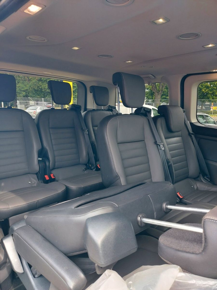Ford Transit Tourneo Custom Kombi 310 L1 Titanium - Transport de personnes: photos 2 Ford Transit Tourneo Custom Kombi 310 L1 Titanium - Transport de personnes: photos 2