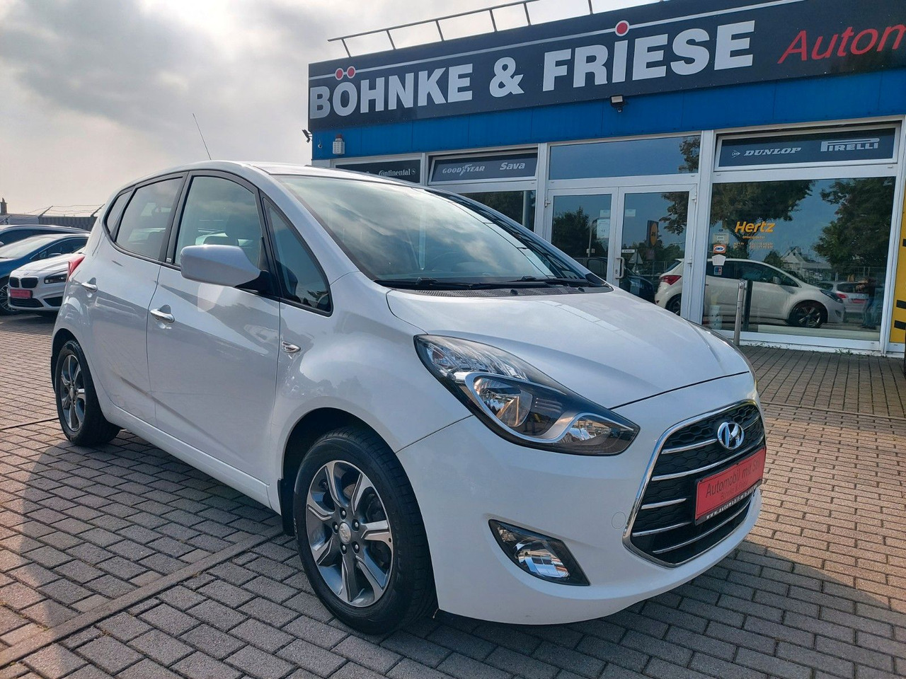 Hyundai ix20 Passion Automatik Klima PDC AHK - Voiture: photos 1 Hyundai ix20 Passion Automatik Klima PDC AHK - Voiture: photos 1