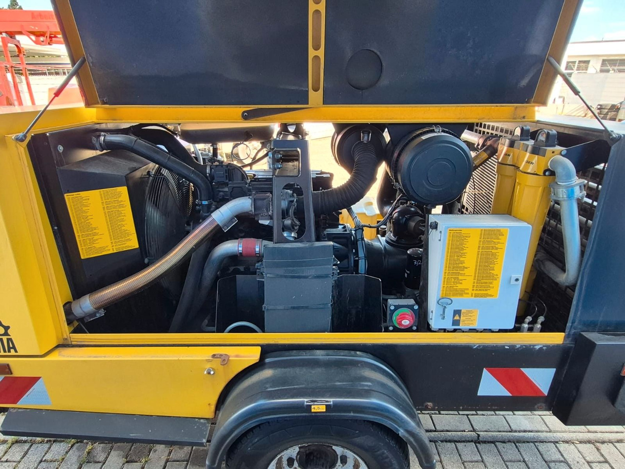 Crédit-bail de  Kaeser M123 SIGMA DEUTZ FAHRANLAGE 624 STD. KOMUNAL Kaeser M123 SIGMA DEUTZ FAHRANLAGE 624 STD. KOMUNAL: photos 9