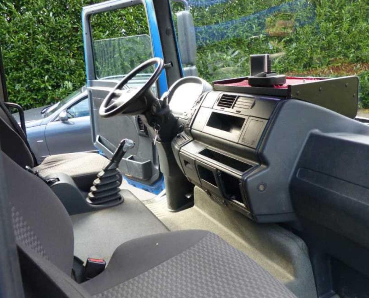 MAN TGL 12.240 KANAL KAMERA REINIGER KOMPLETT - Camion hydrocureur: photos 5 MAN TGL 12.240 KANAL KAMERA REINIGER KOMPLETT - Camion hydrocureur: photos 5