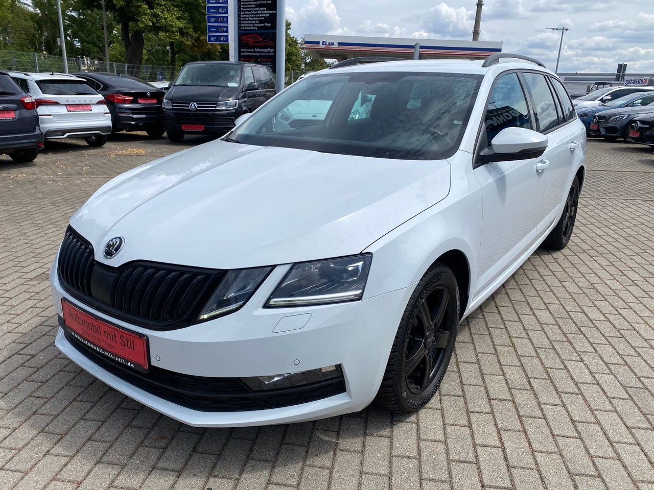 Skoda Octavia Combi Soleil DSG LED Radar ACC - Voiture: photos 3 Skoda Octavia Combi Soleil DSG LED Radar ACC - Voiture: photos 3