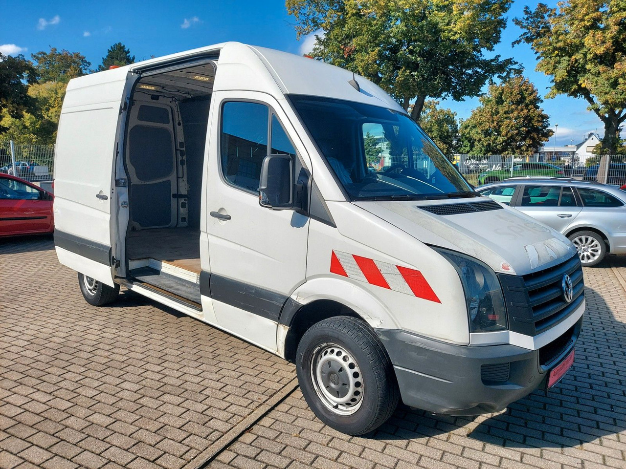Volkswagen Crafter Kasten 35 mittel L2H2 Hochdach Klima - Fourgon utilitaire: photos 2 Volkswagen Crafter Kasten 35 mittel L2H2 Hochdach Klima - Fourgon utilitaire: photos 2
