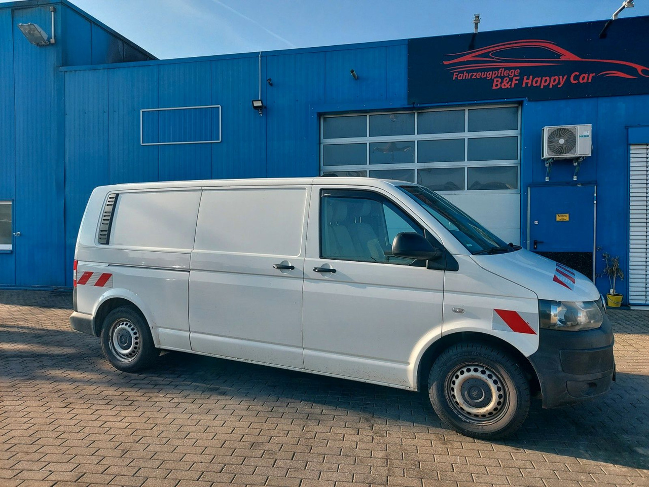 Volkswagen T5 Transporter Kasten Kombi lang 4Motion - Transport de personnes: photos 1 Volkswagen T5 Transporter Kasten Kombi lang 4Motion - Transport de personnes: photos 1