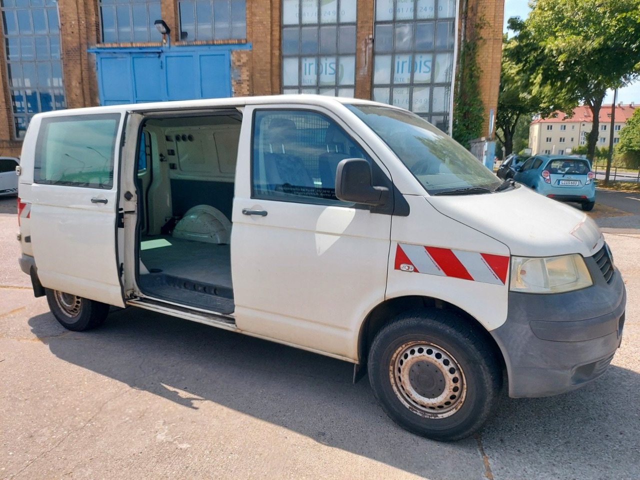 Volkswagen T5 Transporter Kombi Kasten 4Motion lang - Transport de personnes: photos 1 Volkswagen T5 Transporter Kombi Kasten 4Motion lang - Transport de personnes: photos 1