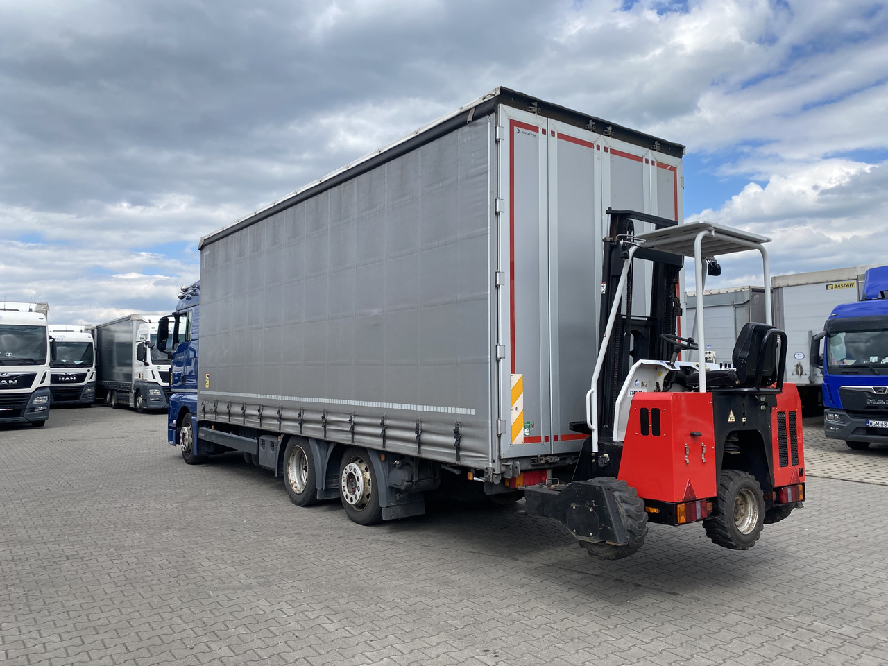 Camion à rideaux coulissants neuf MAN TGX: photos 7