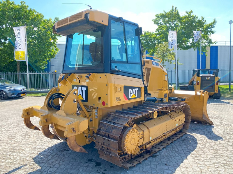 Caterpillar D5K2 XL NVT - Bulldozer: photos 5 Caterpillar D5K2 XL NVT - Bulldozer: photos 5
