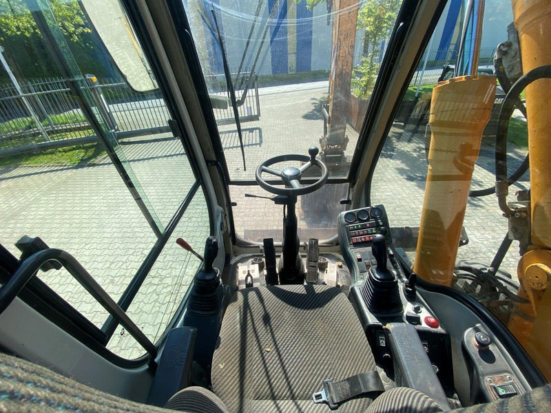 Liebherr A316 Litronic A 316 litronic - Pelle sur pneus: photos 5 Liebherr A316 Litronic A 316 litronic - Pelle sur pneus: photos 5