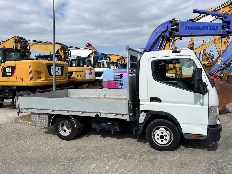 Mitsubishi Fuso Canter 3C18 NVT - Camion plateau: photos 1 Mitsubishi Fuso Canter 3C18 NVT - Camion plateau: photos 1