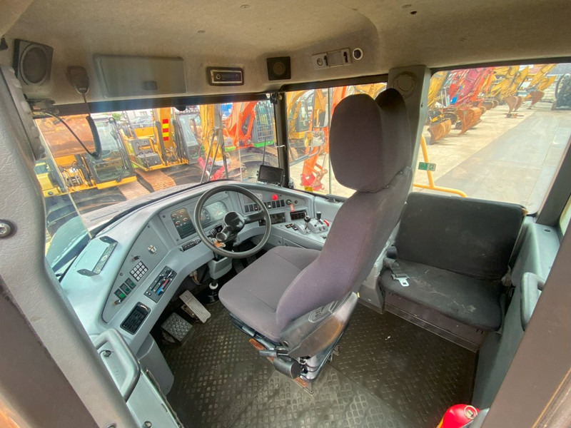 Volvo A30D 6x6 dumper articulated hauler NVT - Tombereau: photos 4 Volvo A30D 6x6 dumper articulated hauler NVT - Tombereau: photos 4