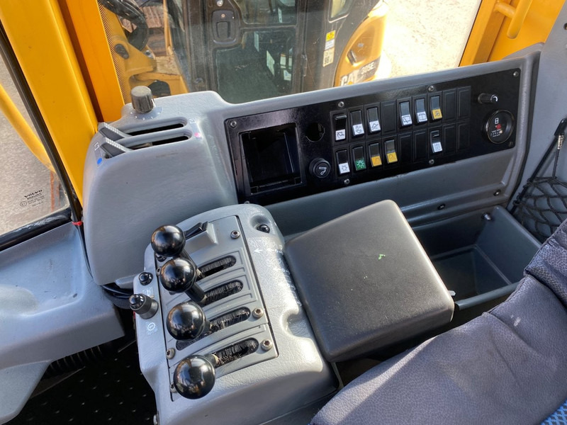 Volvo L90E NVT - Chargeuse sur pneus: photos 5 Volvo L90E NVT - Chargeuse sur pneus: photos 5