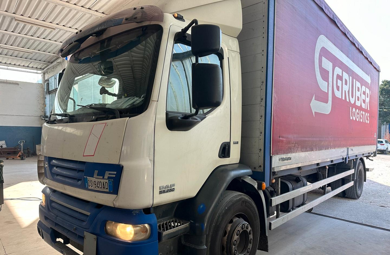 Daf 55.250 EURO 5 PORTATA 100 Q.LI - Camion à rideaux coulissants: photos 3 Daf 55.250 EURO 5 PORTATA 100 Q.LI - Camion à rideaux coulissants: photos 3