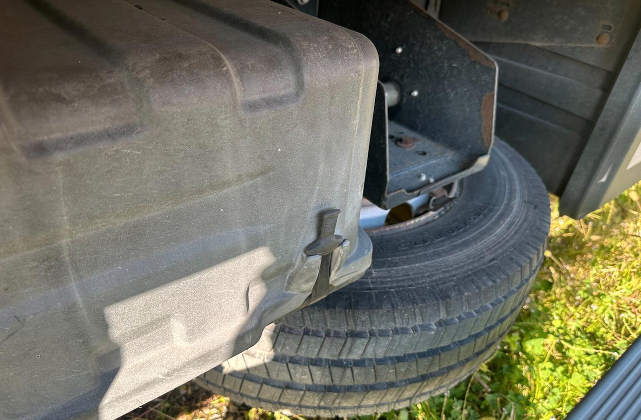 Iveco 120 EL 22 P RIBASSATO CENTINATO EURO 5 - Camion à rideaux coulissants: photos 5 Iveco 120 EL 22 P RIBASSATO CENTINATO EURO 5 - Camion à rideaux coulissants: photos 5