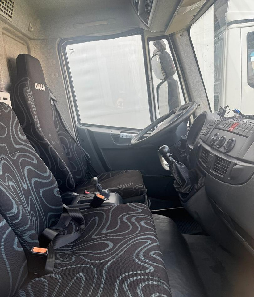 Iveco 75e190 - Camion fourgon: photos 1 Iveco 75e190 - Camion fourgon: photos 1