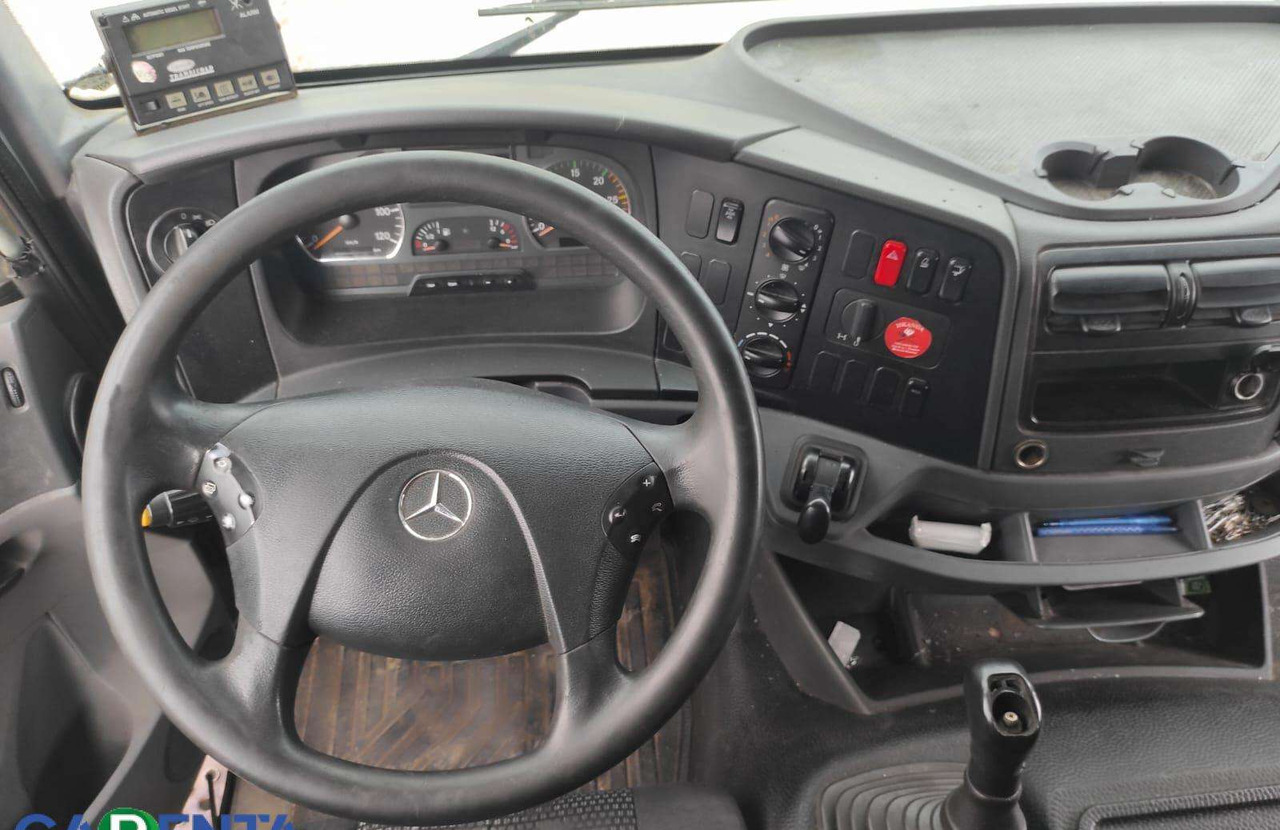 Camion frigorifique Mercedes-Benz 1824: photos 8