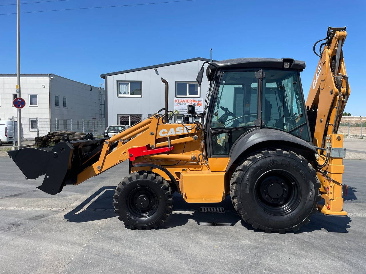 Case 580ST Baggerlader/7597h/72kW/4x4/AC - Tractopelle: photos 3 Case 580ST Baggerlader/7597h/72kW/4x4/AC - Tractopelle: photos 3