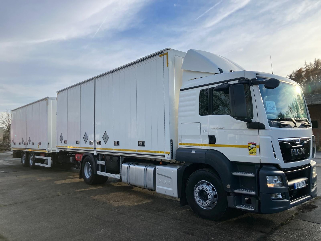 MAN TGS 18.440 4x2 Kofferzug/FULLADR/EXIII/Pritarder - Camion fourgon: photos 1 MAN TGS 18.440 4x2 Kofferzug/FULLADR/EXIII/Pritarder - Camion fourgon: photos 1