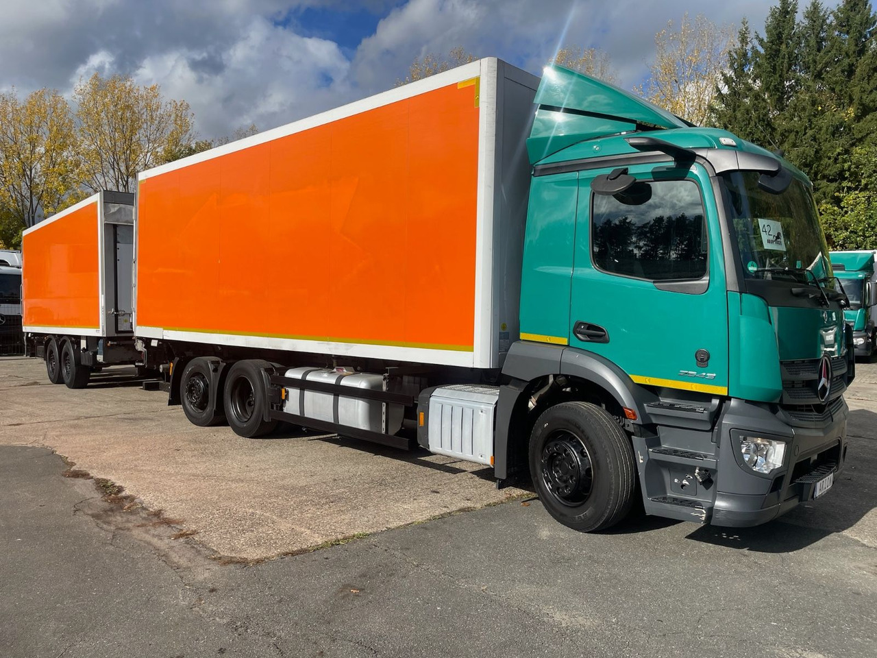 Mercedes-Benz Actros 2543 6x2 Kühlkoffer/CARRIER/NLA/LBW/ACEU6 - Camion frigorifique: photos 1 Mercedes-Benz Actros 2543 6x2 Kühlkoffer/CARRIER/NLA/LBW/ACEU6 - Camion frigorifique: photos 1