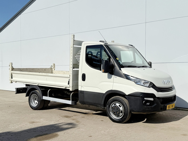 Iveco Daily 35C12 2.3 Kipper Dubbellucht Trekhaak Airco Cruise Control Lucht Geveerde Stoel - Utilitaire benne: photos 5 Iveco Daily 35C12 2.3 Kipper Dubbellucht Trekhaak Airco Cruise Control Lucht Geveerde Stoel - Utilitaire benne: photos 5
