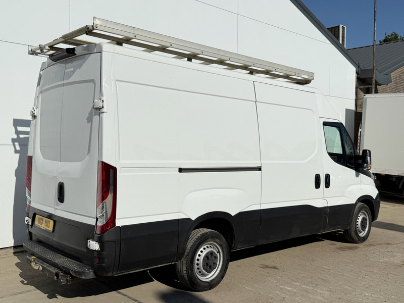 Iveco Daily 35S13 ***Marge/Margin***Automaat L2H2 Climate Control Cruise Control Trekhaak Navigatie Imperiaal - Fourgon utilitaire: photos 3 Iveco Daily 35S13 ***Marge/Margin***Automaat L2H2 Climate Control Cruise Control Trekhaak Navigatie Imperiaal - Fourgon utilitaire: photos 3