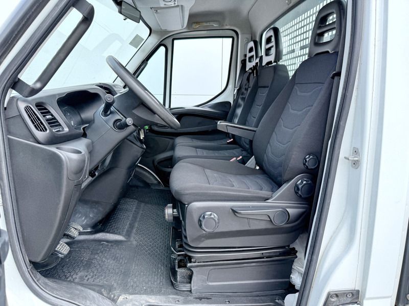 Iveco Daily 35S14 2.3 Open Laadbak Pritische Airco Cruise Control Lucht Geveerde Stoel - Utilitaire plateau: photos 5 Iveco Daily 35S14 2.3 Open Laadbak Pritische Airco Cruise Control Lucht Geveerde Stoel - Utilitaire plateau: photos 5