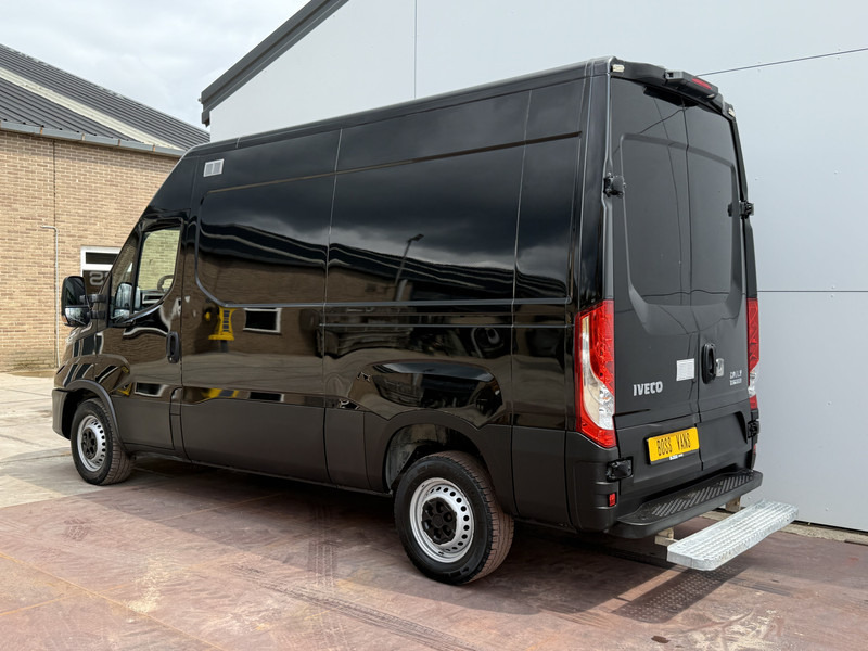 Iveco Daily 35S18 3.0 Automaat L2H2 Adaptieve Cruise Control LED Airco Camera Trekhaak - Fourgon utilitaire: photos 2 Iveco Daily 35S18 3.0 Automaat L2H2 Adaptieve Cruise Control LED Airco Camera Trekhaak - Fourgon utilitaire: photos 2