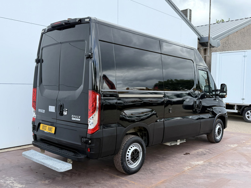 Iveco Daily 35S18 3.0 Automaat L2H2 Adaptieve Cruise Control LED Airco Camera Trekhaak - Fourgon utilitaire: photos 3 Iveco Daily 35S18 3.0 Automaat L2H2 Adaptieve Cruise Control LED Airco Camera Trekhaak - Fourgon utilitaire: photos 3