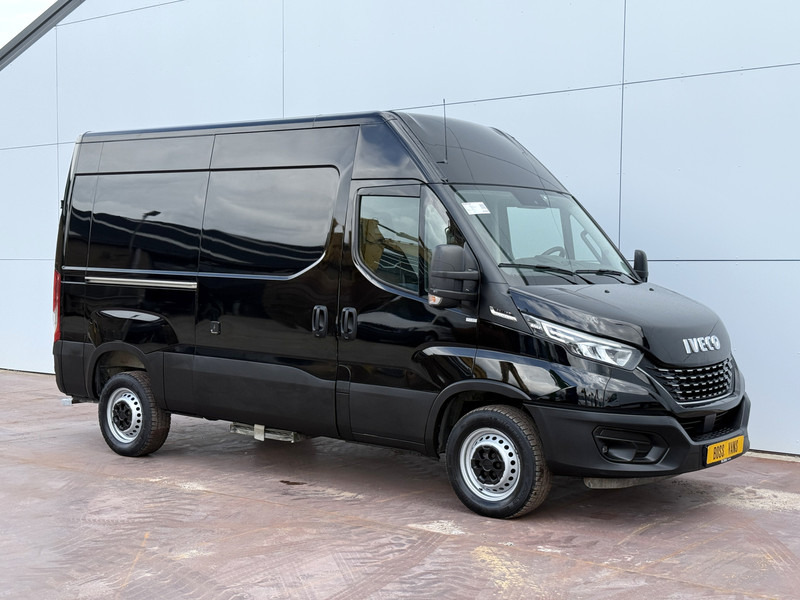 Iveco Daily 35S18 3.0 Automaat L2H2 Adaptieve Cruise Control LED Airco Camera Trekhaak - Fourgon utilitaire: photos 4 Iveco Daily 35S18 3.0 Automaat L2H2 Adaptieve Cruise Control LED Airco Camera Trekhaak - Fourgon utilitaire: photos 4