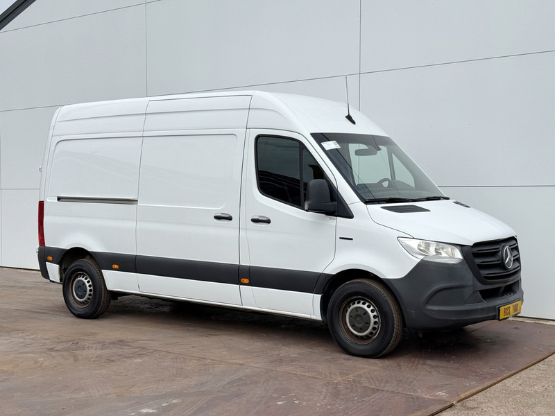 Mercedes-Benz eSprinter 312 - Binnenkort verwacht! ALL-IN PRIJS L2H2 55kWh 168km WLTP 80kw Snelladen Climate Control Camera Stoelverwarming - Fourgon utilitaire, Utilitaire électrique: photos 4 Mercedes-Benz eSprinter 312 - Binnenkort verwacht! ALL-IN PRIJS L2H2 55kWh 168km WLTP 80kw Snelladen Climate Control Camera Stoelverwarming - Fourgon utilitaire, Utilitaire électrique: photos 4