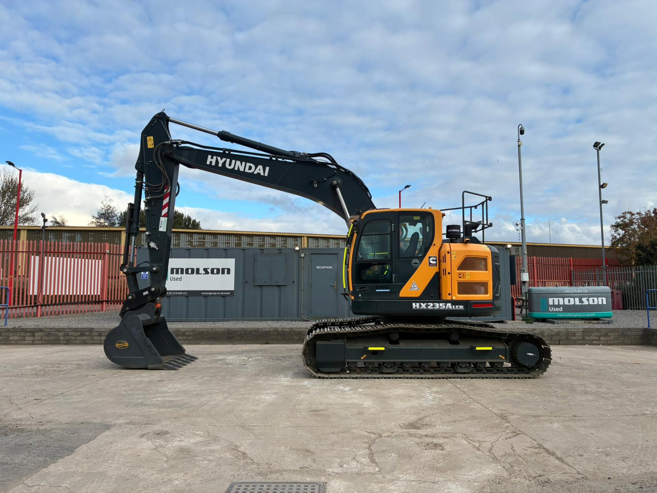 Hyundai HX235ALCR - Pelle sur chenille: photos 2 Hyundai HX235ALCR - Pelle sur chenille: photos 2