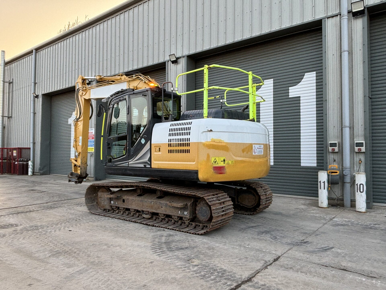 Kobelco SK130LC-11 - Pelle sur chenille: photos 3 Kobelco SK130LC-11 - Pelle sur chenille: photos 3