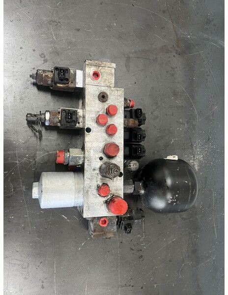 Liebherr A944C Li / A934C Li / R944C Li / R954C - Hydraulique: photos 1 Liebherr A944C Li / A934C Li / R944C Li / R954C - Hydraulique: photos 1