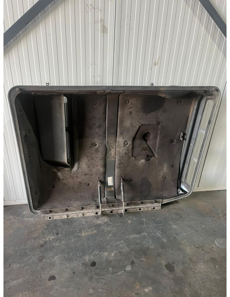 Liebherr R904 / A904C Li / A904 Li / A900C Li / A900C / R900C Li / R904C - Capot: photos 5 Liebherr R904 / A904C Li / A904 Li / A900C Li / A900C / R900C Li / R904C - Capot: photos 5