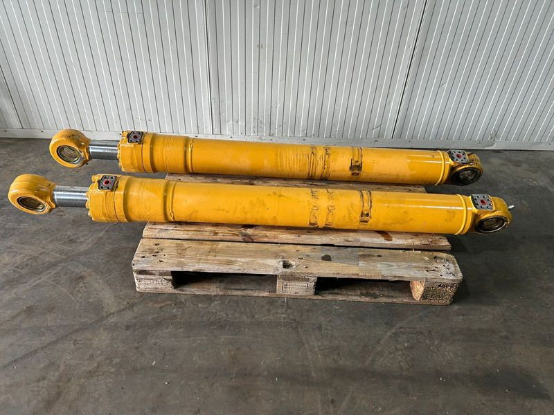 Liebherr R914B / A904C Li / LH24 M / LH26 M / A914 Li / A914B Li / R914 / R904C / LH26 EC - Vérin hydraulique: photos 1 Liebherr R914B / A904C Li / LH24 M / LH26 M / A914 Li / A914B Li / R914 / R904C / LH26 EC - Vérin hydraulique: photos 1