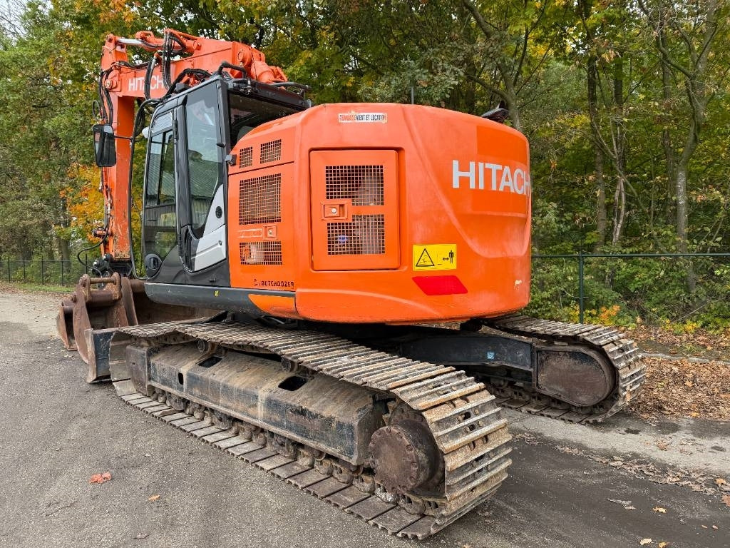 Hitachi ZX 225 US LC-6  - Pelle sur chenille: photos 3 Hitachi ZX 225 US LC-6  - Pelle sur chenille: photos 3