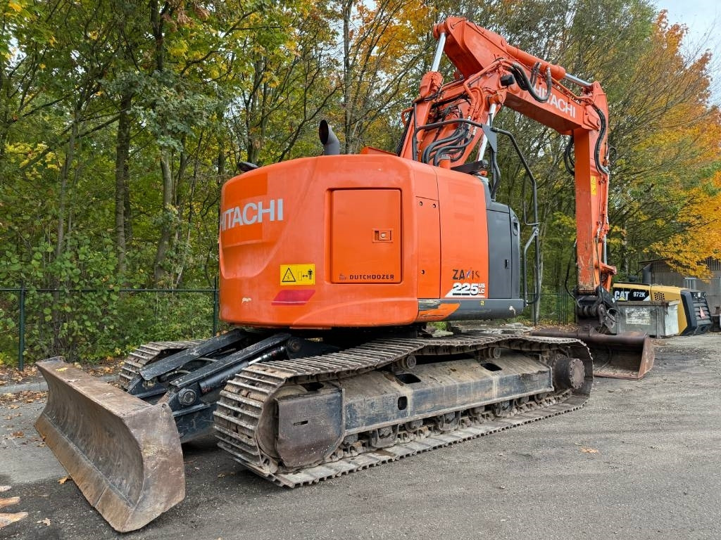 Hitachi ZX225 US LC-6 - Pelle sur chenille: photos 4 Hitachi ZX225 US LC-6 - Pelle sur chenille: photos 4