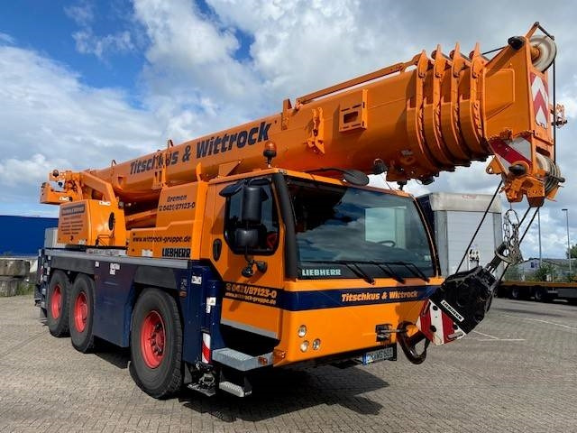 Liebherr LTM 1055-3.2 - Grue tout-terrain: photos 1 Liebherr LTM 1055-3.2 - Grue tout-terrain: photos 1